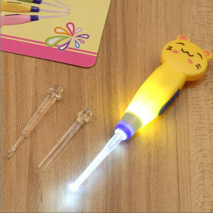 Nettoyeur d'oreilles avec lampe torche LED pour enfants - design amusant et sûr